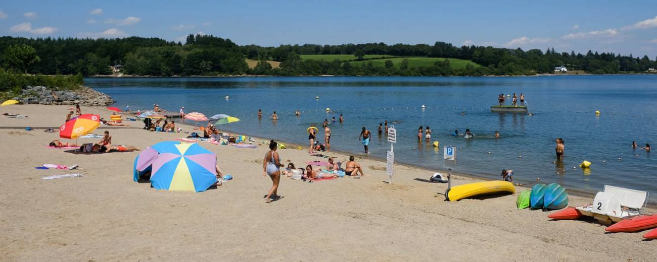 Plage d'Arvieu - Lac de Pareloup © Richard Storchi