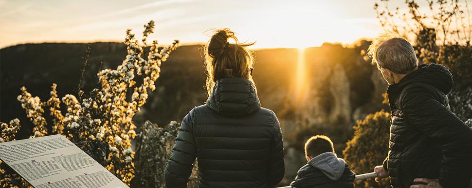 Promenade en famille à la ©Cité de Pierres