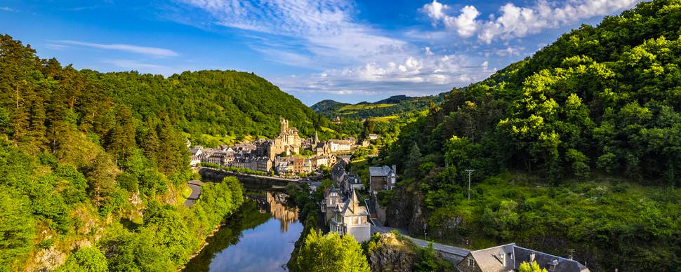 Vue du ciel sur Estaing ©J.J Gedard