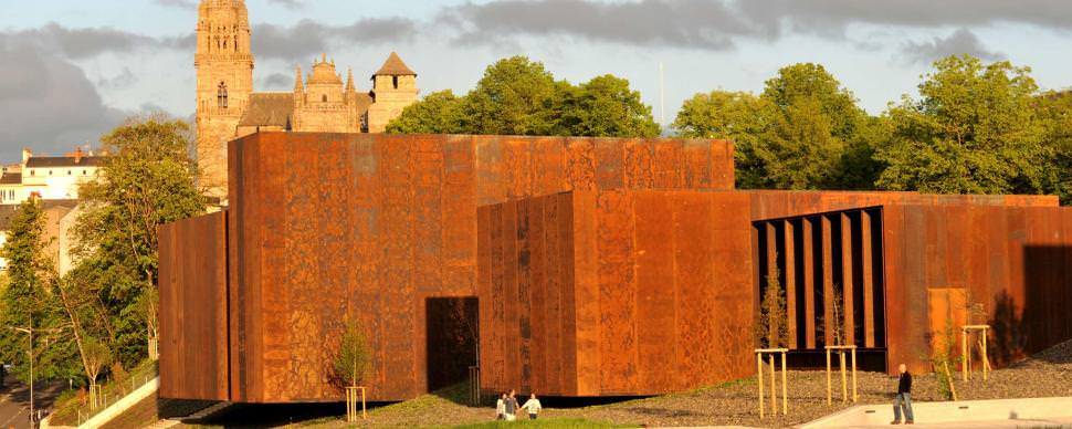 Musée Soulages et cathédrale de Rodez-© P. Thébault - CRT Occitanie