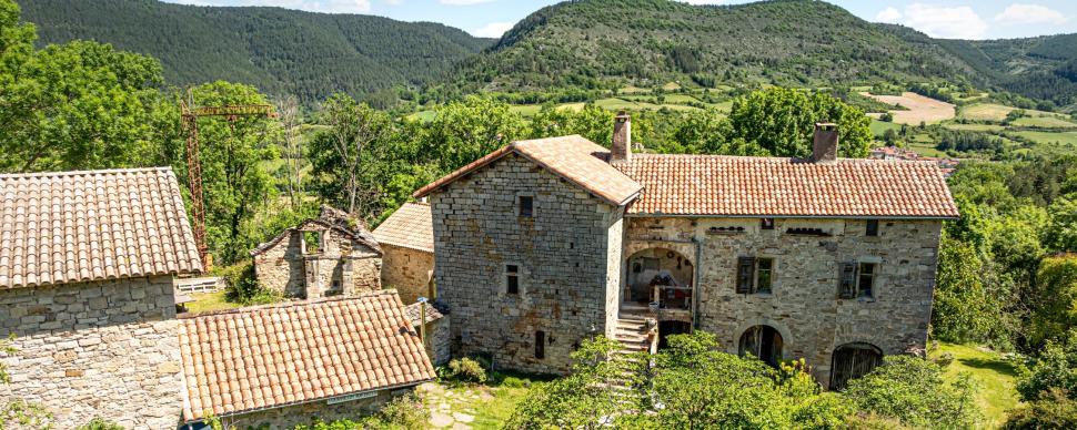 Hameau de Saint-Caprazy, sud-Aveyron