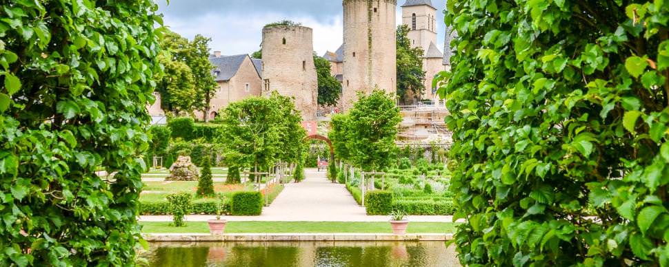 Château de Bournazel depuis le jardin Aveyron ©Muriel Hennessy Tourisme Aveyron