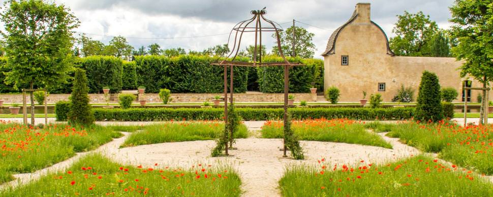 Jardin du château de Bournazel Aveyron ©M. Girardon Tourisme Aveyron