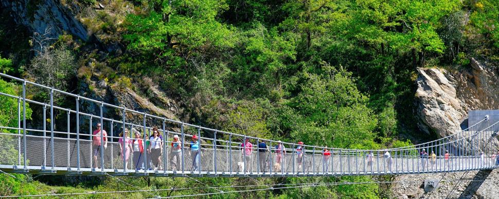 Passerelle Saint-Parthem au dessus du Lot ©Patrick Devernois
