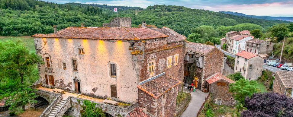Château de Latour-sur-Sorgues ©OT Larzac et Vallées