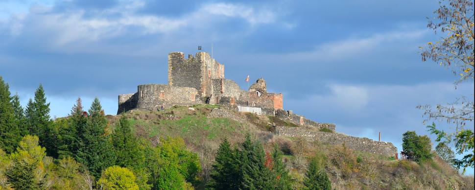 Le Château de Calmont d'Olt à l'Automne ©J-E Giraud - Chateau de Calmont d'Olt.