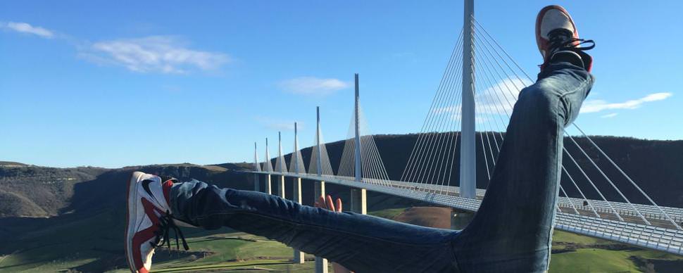 Viaduc de Millau, le viaduc de tous les records... ça décoiffe ©Cawã Araujo