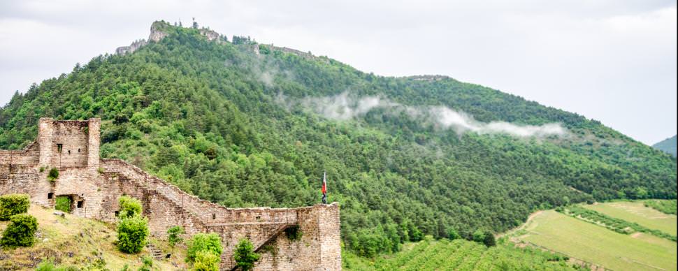 Château de Peyrelade sous la pluie ©M. Hennessy - Aveyron Attractivité Tourisme