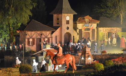 Spectacle son et lumières Hier Un Village à Flagnac @S.Murat