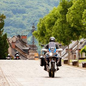 Najac à moto © Fred & Aldo - Tourisme Aveyron