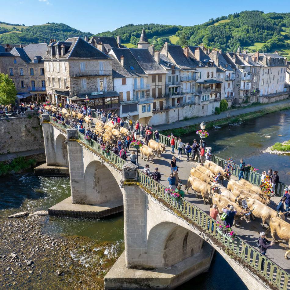 Fête de l'estive à Saint-Geniez d'Olt-© B. Colomb - Lozère Sauvage pour PACT Aubrac