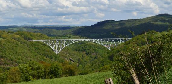 Vue sur le Viaduc du Viaur ©A. Bec - Tourisme Aveyron