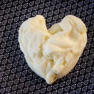 L’aligot de l’Aveyron en forme de coeur ©M. Hennessy – Aveyron Attractivité Tourisme