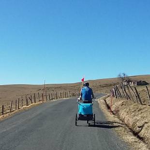velo-plateau-aubrac ©C-Bousquet OT-aubrac-laguiole-carladez-viadene