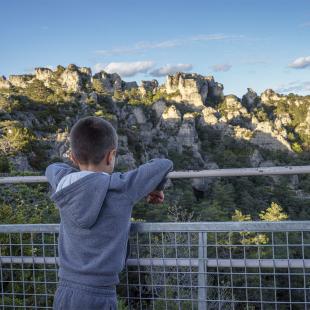 Enfant à La Cité de Pierres