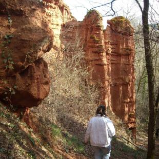 Randonneuse aux Igues de Py et de Rouffiès