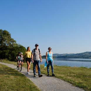 Tour du lac de Villefranche de Panat © OT Pareloup - Richard Storchi