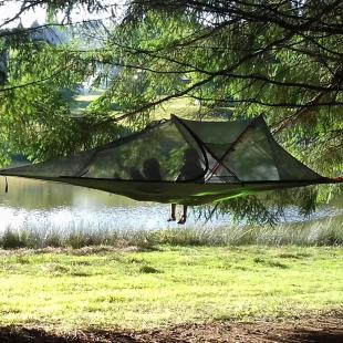 Tente suspendue Camping La Rivière