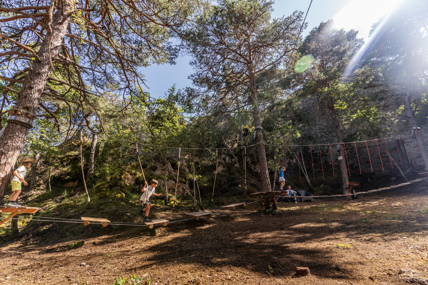 Mini accrobranche pour les plus petits ©G. Alric - La Cité de Pierres