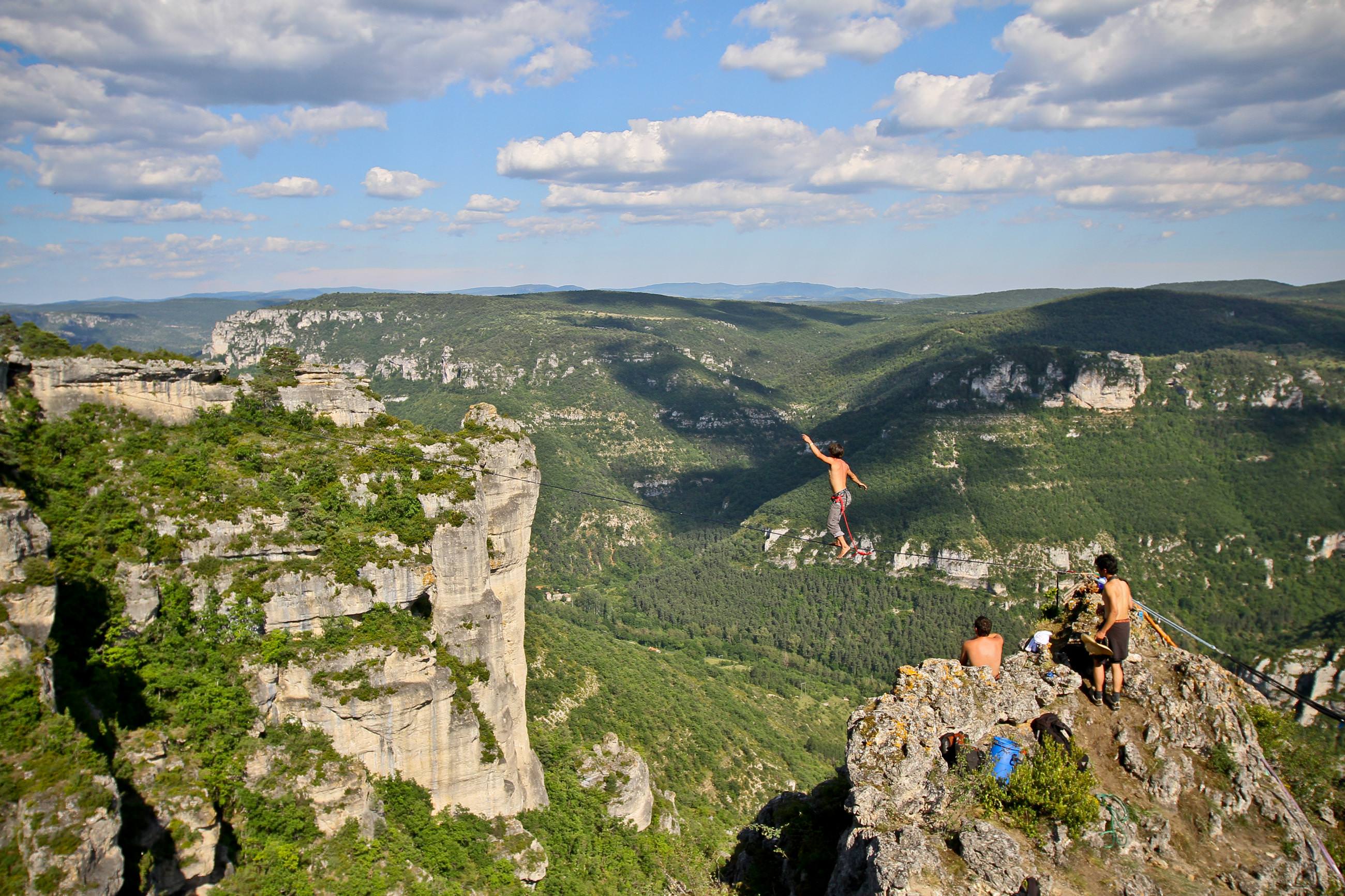 Highline au-dessus des Gorges de la Dourbie ©Greg Alric