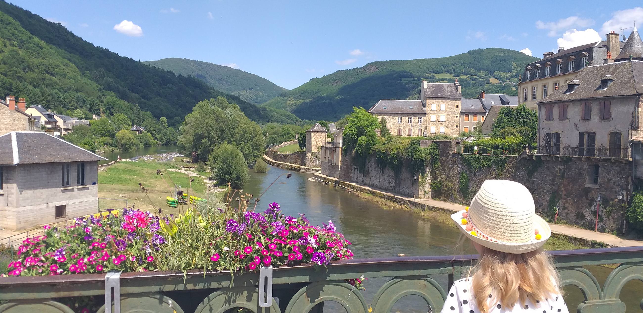 Le pont vieux de Saint-Geniez ©E. Moreau - OT des Causses à l'Aubrac