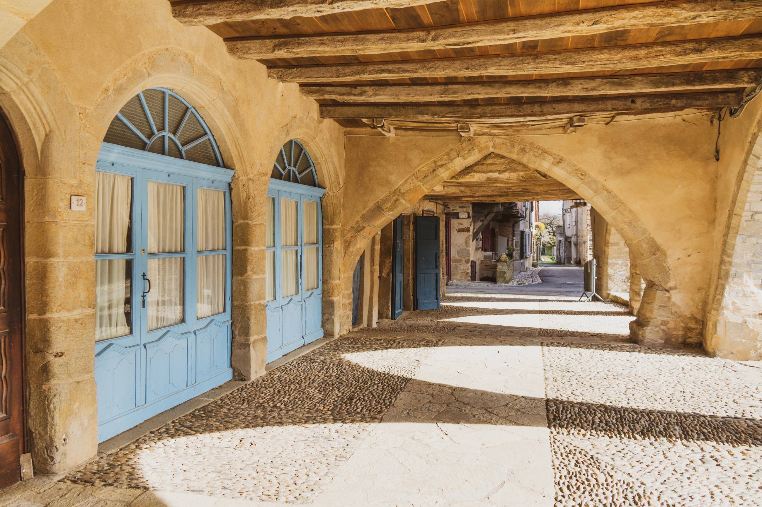 Arcades de Sauveterre de Rouergue ©Hoop des bois