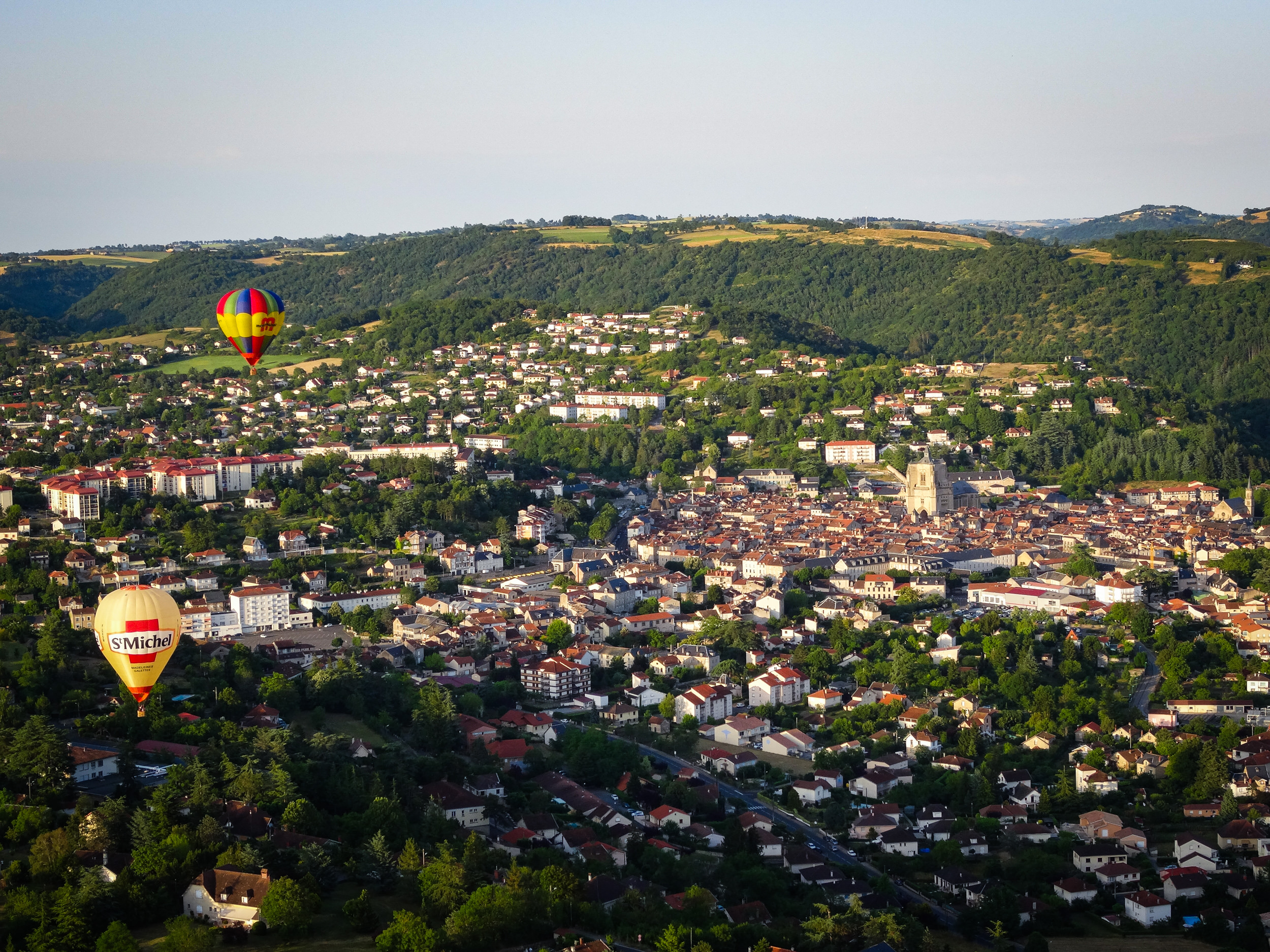 Vue depuis la Montgolfière sur Villefranche-de-Rouergue ©SPL Ouest Aveyron