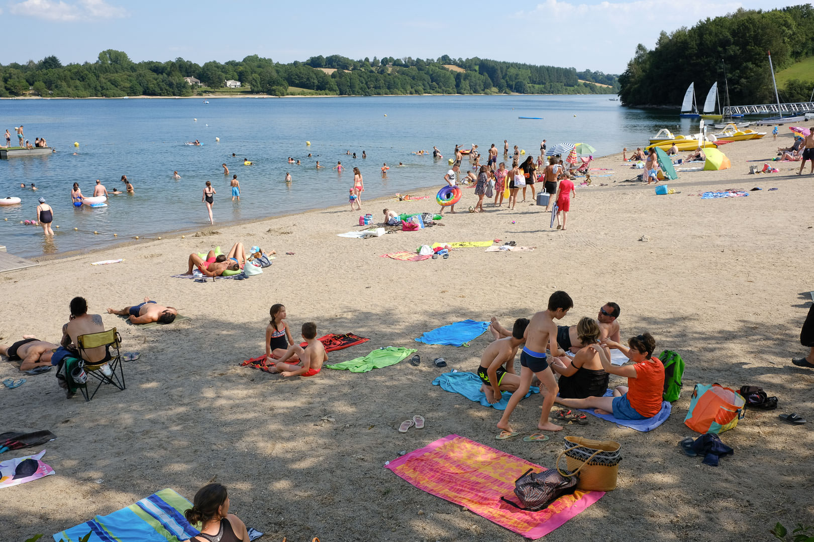 Plage d'Arvieu, lac de Pareloup