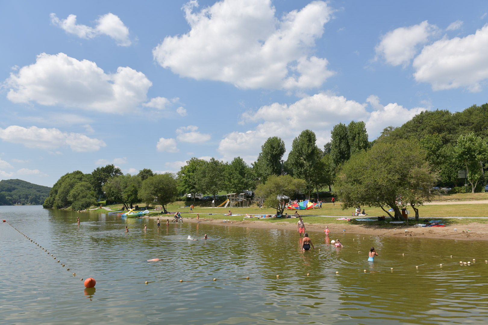 Plage de Granouillac, lac de Villefranche de Panat
